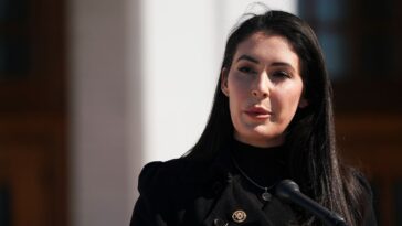 rep.-anna-paulina-luna-accuses-‘members-on-both-sides’-of-‘molesting-the-staff’