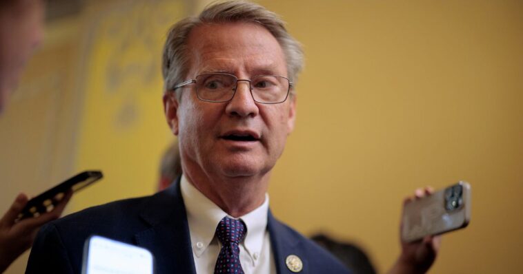 watch:-the-country-would-‘come-unglued’-–-tim-burchett-reveals-alien-life-briefing-he-attended-2-weeks-ago