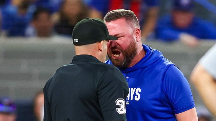 blue-jays-manager-john-schneider-ejected-after-face-to-face,-fiery-argument-with-umpire-in-loss-to-dodgers
