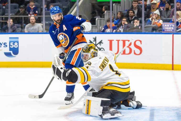 kyle-palmieri-holding-out-hope-for-islanders-return-as-he-fights-back-from-devastating-injury