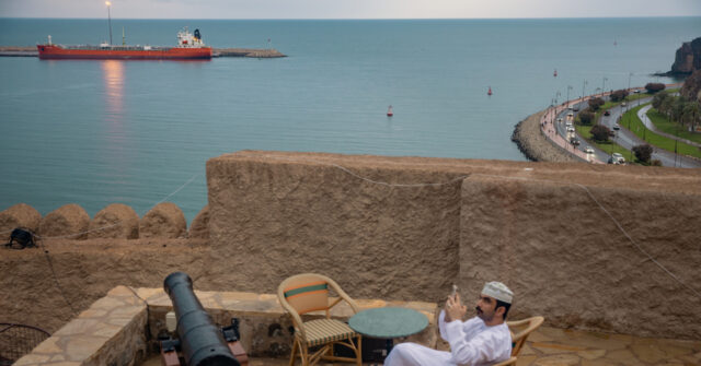 oil-plunges-below-$95,-dow-rises-1,000-points-on-ceasefire