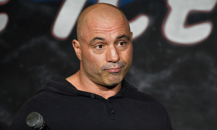 rogan-says-he’s-‘politically-homeless’-as-he-and-arsenio-hall-criticize-both-parties