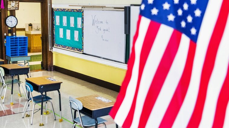 school-reinstates-pledge-of-allegiance-following-lawsuit-claiming-students-weren’t-given-opportunity