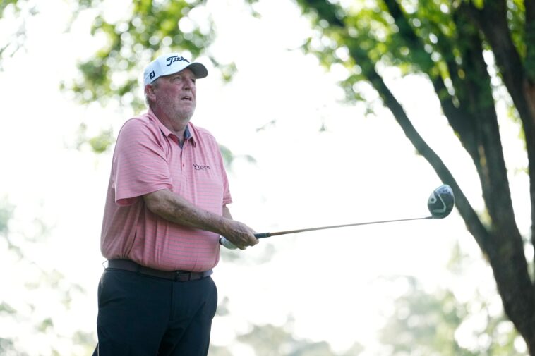 mark-calcavecchia-kicked-out-of-masters-grounds-—-for-using-his-phone
