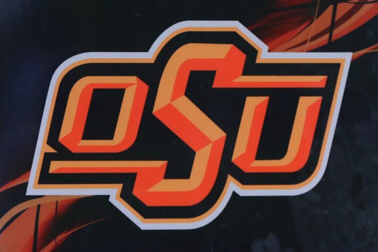 oklahoma-state-softball-team-bus-hits,-kills-pedestrian-who-was-running-on-highway:-report