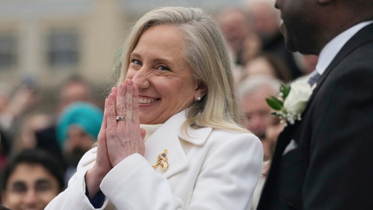 spanberger-ripped-after-taking-credit-for-billions-in-investments-secured-under-gop-predecessor:-‘pathetic’