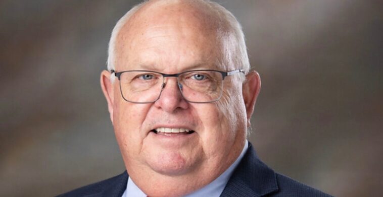 a-former-student-walked-in-armed-for-a-massacre-only-his-principal-stood-in-the-way.