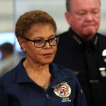 la-mayor-karen-bass-bluntly-ditches-lapd-growth-plan:-‘my-goal-changed’