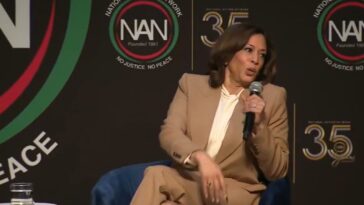 cringe:-kamala-harris-impersonates-president-trump-as-a-“mob-boss”-(video)