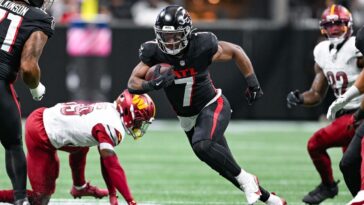 falcons-pick-up-fifth-year-option-for-rb-robinson