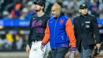 clay-holmes-exits-with-left-hamstring-tightness-in-mets-worry