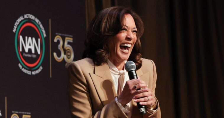 ‘a-national-embarrassment’:-kamala-harris-mocked-for-incredibly-bizarre-trump-impression