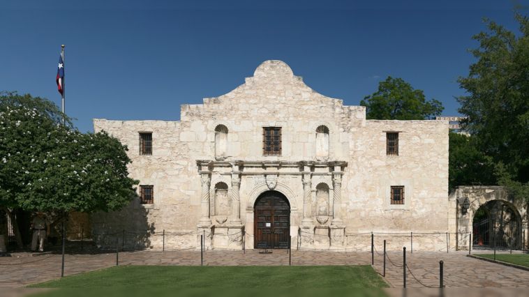 what!?-texans-being-told-the-alamo-actually-is-…-islamic!