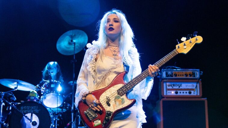 coachella-band-drops-out-after-lead-singer-suffers-‘acute-brain-injury,’-fractured-neck