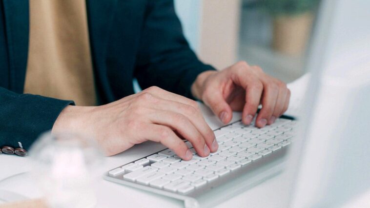 remove-your-personal-info-from-the-web;-stop-it-from-coming-back