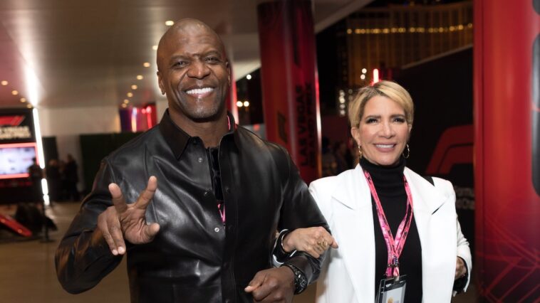 early-parkinson’s-symptoms-misdiagnosed-for-years,-terry-crews’-wife-reveals