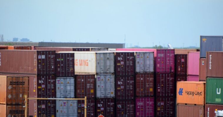 op-ed:-the-economy-isn’t-perfect,-but-crisis-talk-is-overstated-and-politically-motivated