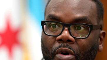 mayor-brandon-johnson’s-chicago:-at-least-28-shot-during-weekend