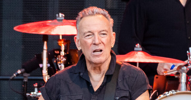 former-longtime-springsteen-drummer-vini-lopez:-bruce-‘should-have-respect-for-president’-trump