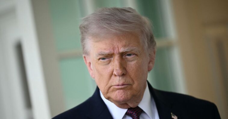 trump-deletes-allegedly-‘blasphemous’-image,-explains-his-intent