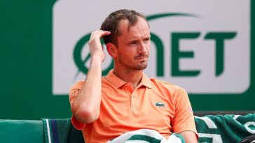 daniil-medvedev-fined-after-smashing-his-racket-7-times-during-shocking-double-bagel-loss