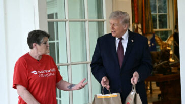watch:-trump-receives-mcdonald’s-delivery-from-‘doordash-grandma’-who-benefited-from-no-tax-on-tips