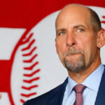 fans-not-okay-with-john-smoltz’s-‘ridiculous’-abs-take