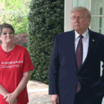 trump’s-mcdonald’s-order-comes-with-cash-surprise-for-‘doordash-grandma’-outside-white-house