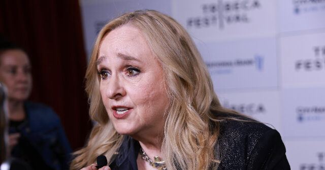 video:-rocker-melissa-etheridge-says-her-late-son-came-out-as-straight-at-11,-apologized-for-not-being-gay