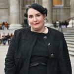 lena-dunham-says-her-dad-didn’t-want-to-be-seen-voting-with-her-in-obama-election