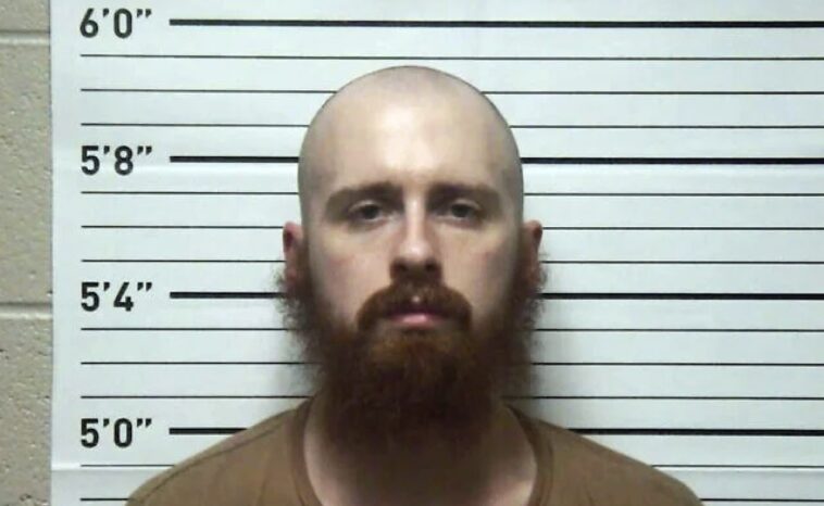 man-pleads-guilty-to-firebombing-nonprofit-with-napalm-device-–-also-tried-to-hand-hezbollah-a-hit-list-of-35,000-israelis-saying-“start-the-hunt”