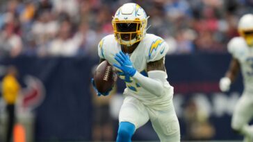 adderley-joins-colts,-ending-3-year-retirement