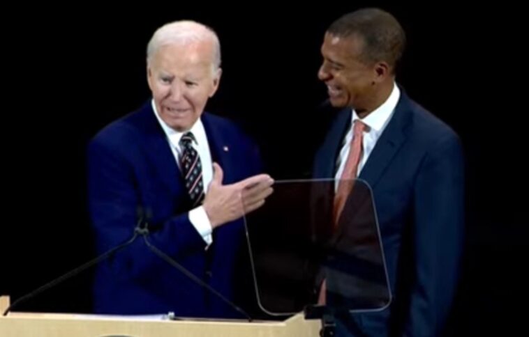 joe-biden-pulls-black-man-on-stage,-tells-him-he-looks-like-barack-obama-during-portrait-unveiling-at-syracuse-university-(video)