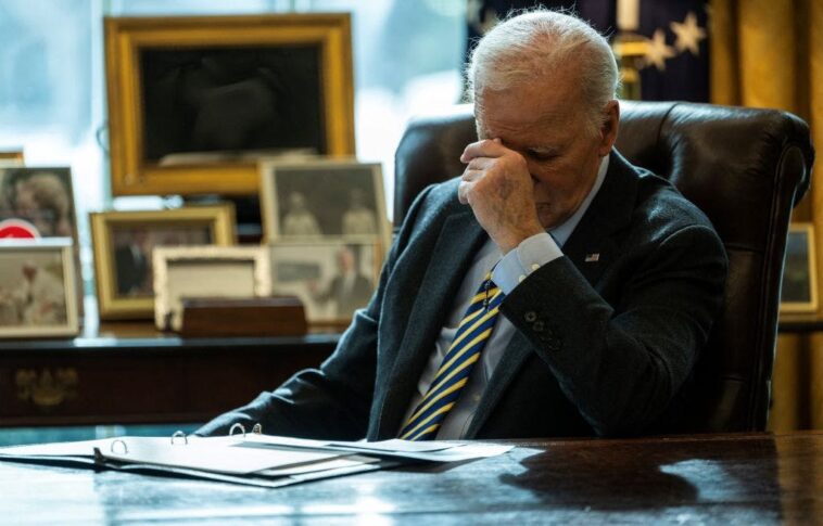 joe-biden-returns-to-the-stage,-immediately-does-something-racist