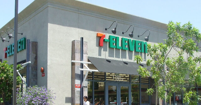 7-eleven-to-close-645-stores-in-north-america-this-year