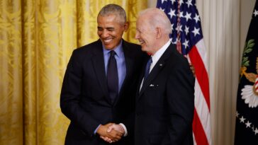 biden-awkwardly-pulls-trustee-into-spotlight-and-calls-him-‘barack’-at-portrait-unveiling