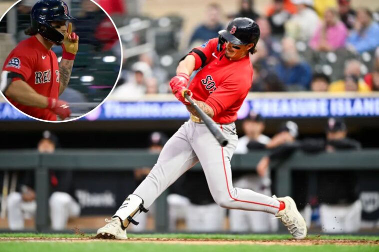 red-sox-star-jarren-duran-flips-off-fan-after-they-allegedly-‘told-me-to-kill-myself’