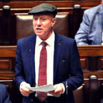 irish-government-survives-vote-of-no-confidence-over-handling-of-fuel-tax-protests,-but-minister-of-state-resigns,-accusing-the-coalition-of-losing-touch-with-the-people