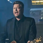 country-star-blake-shelton-premieres-powerful-faith-based-‘let-him-in-anyway’-music-video