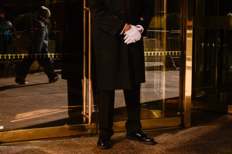 thousands-of-nyc-doormen,-supers-set-to-‘paralyze’-posh-city-lifestyle-with-vote-to-strike