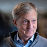 ‘he-thinks-you’re-stupid’:-leftwing-democrats-take-gloves-off-in-fight-against-billionaire-tom-steyer