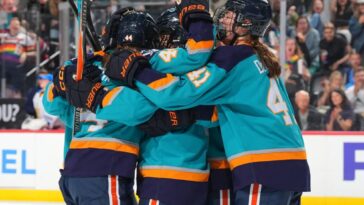 sirens-use-late-rally-to-topple-sceptres,-boost-playoff-hopes