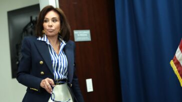 trump-admin-moves-to-wipe-out-the-last-remaining-convictions-from-january-6,-specifically-regarding-proud-boys-and-oath-keepers