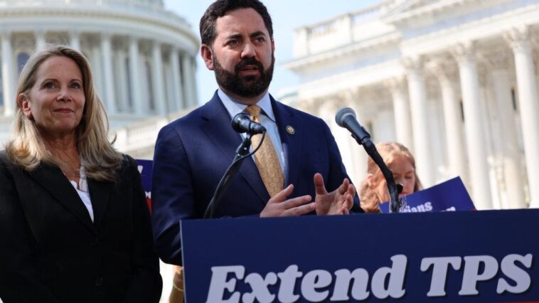 the-republican-rebels-who-sided-with-dems,-defying-trump-on-haitian-deportations