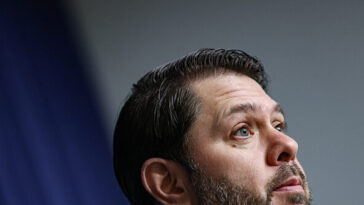 rep.-luna:-senate-investigating-gallego-over-‘sexual’-incident,-campaign-finance-‘violations’