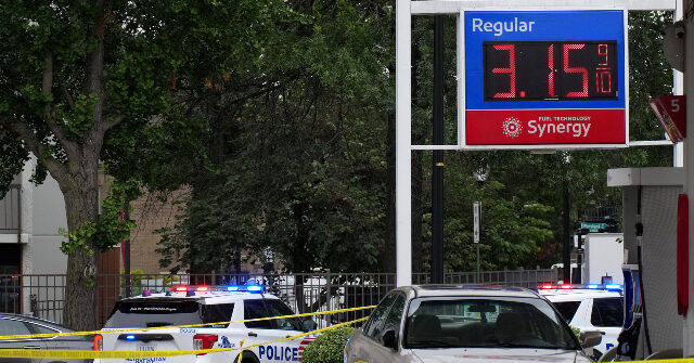 watch:-detroit-gas-station-clerk-rescues-teen-who-mouthed-‘help’-after-reported-kidnapping