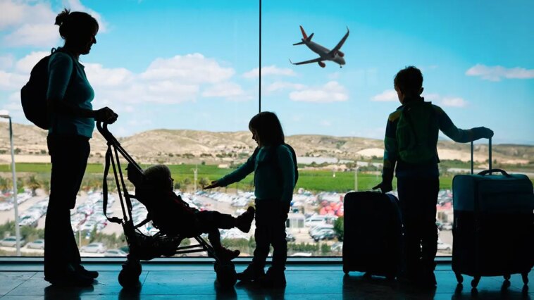 airport-lounge-chaos-goes-viral-as-kids-run-wild-and-passengers-ditch-basic-etiquette