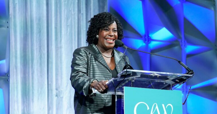 philly-mayor-who-spoke-at-‘no-kings’-rally-acts-like-monarch:-‘how-dare-you-tell-me’-how-much-of-your-money-city-should-take?