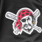 watch:-pirates-fans-caught-in-uncomfortable,-nsfw-moment