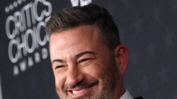 jimmy-kimmel-calls-on-left-wing-audience-to-‘fight’-ice-agents-with-dildos